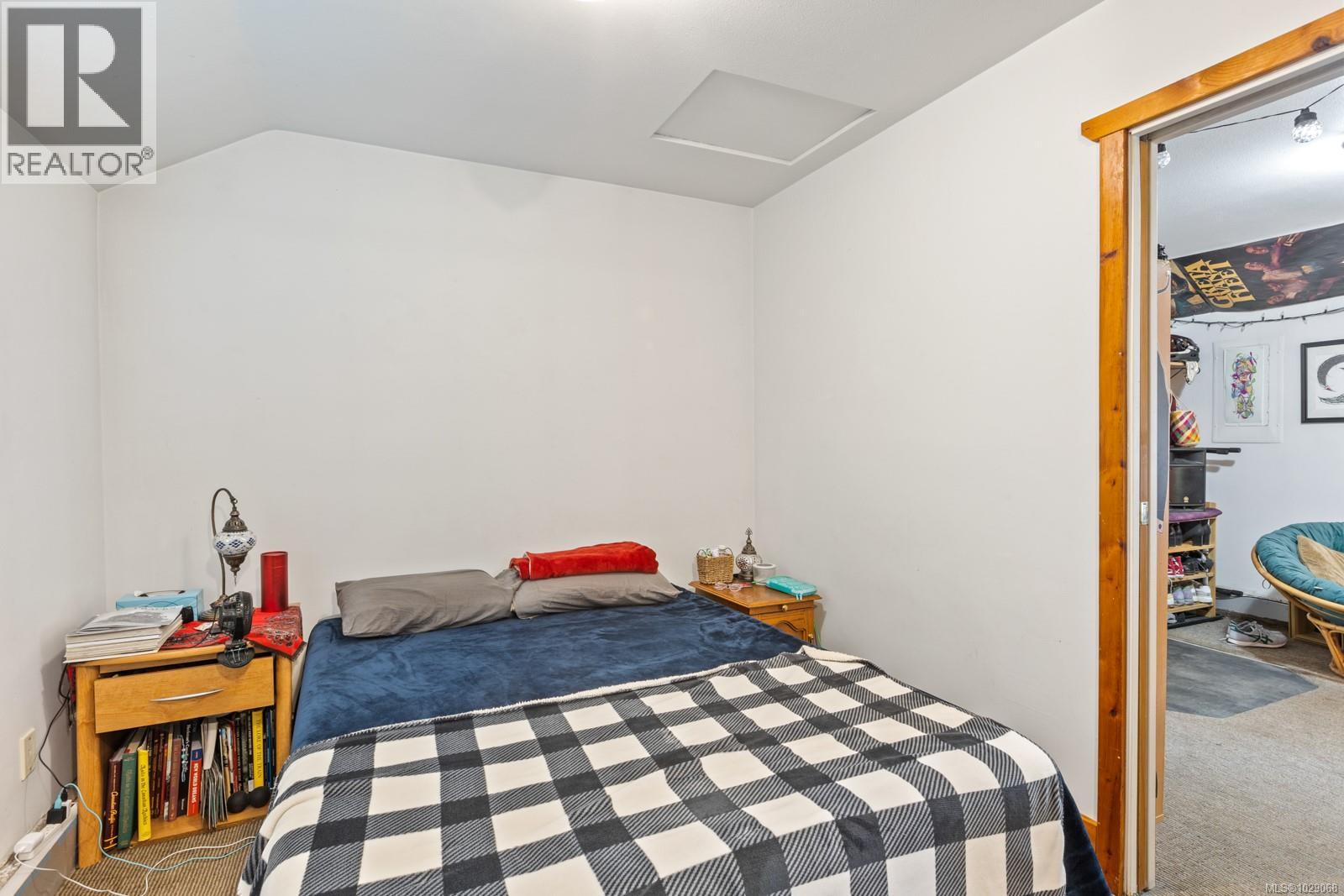 3671 THOMSON RD - 54