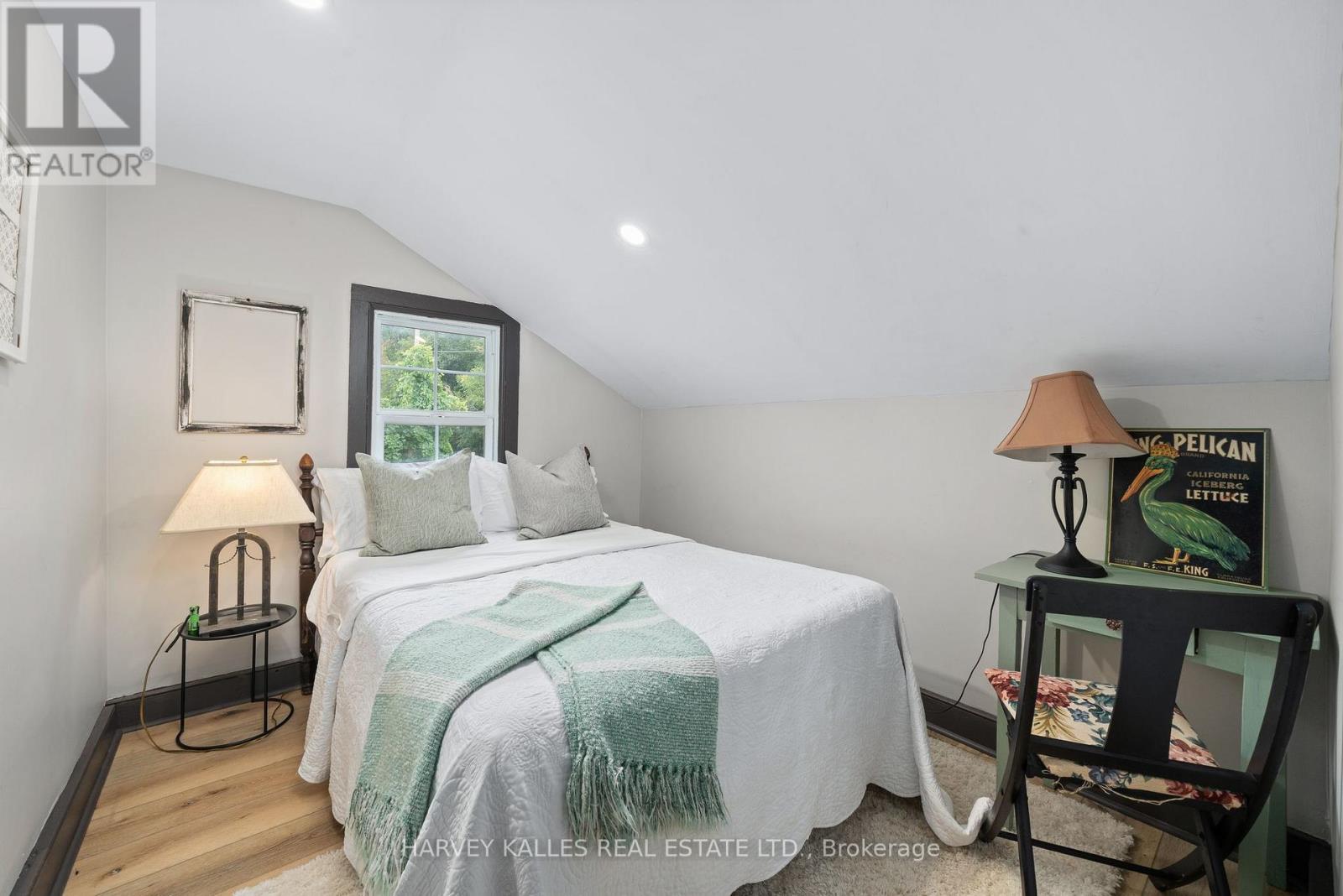 22 DEMILLE STREET - 18