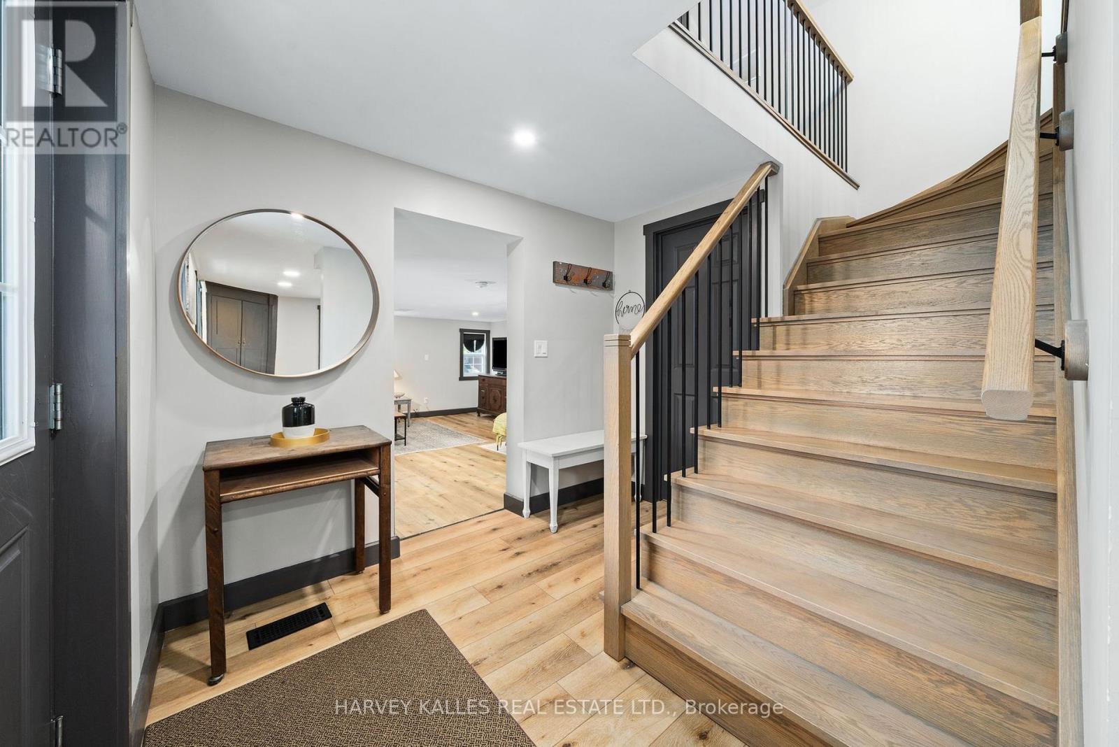 22 DEMILLE STREET - 4