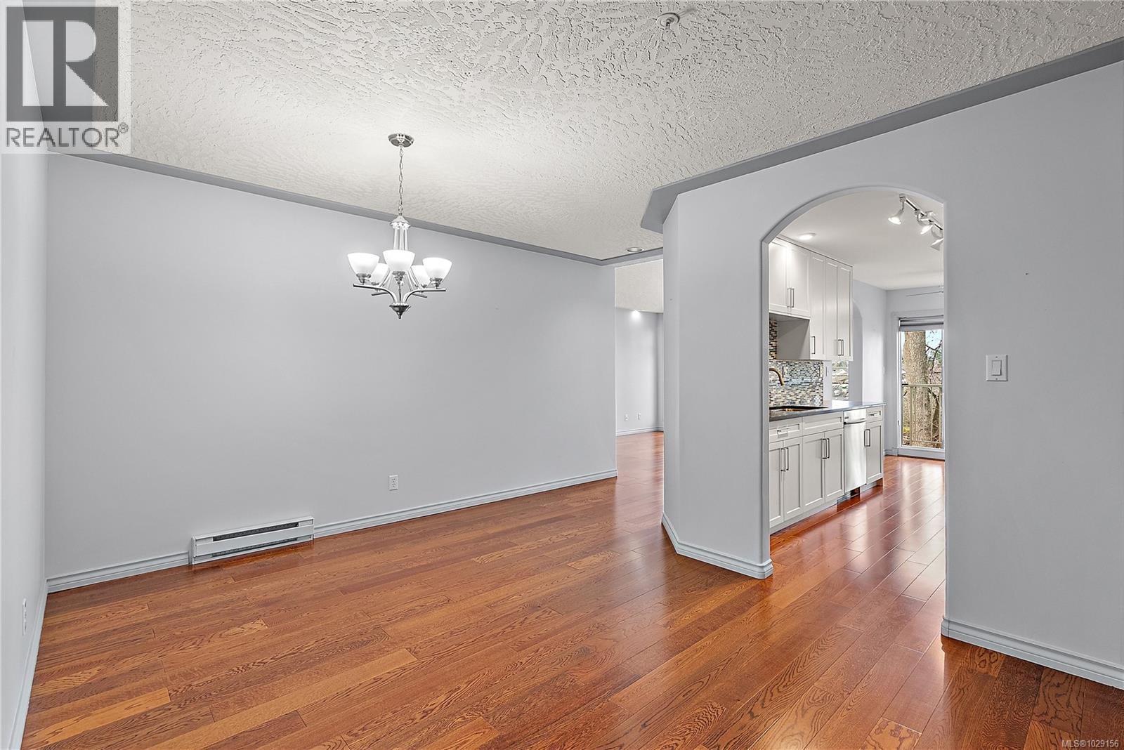 205 9905 Fifth Street, Sidney