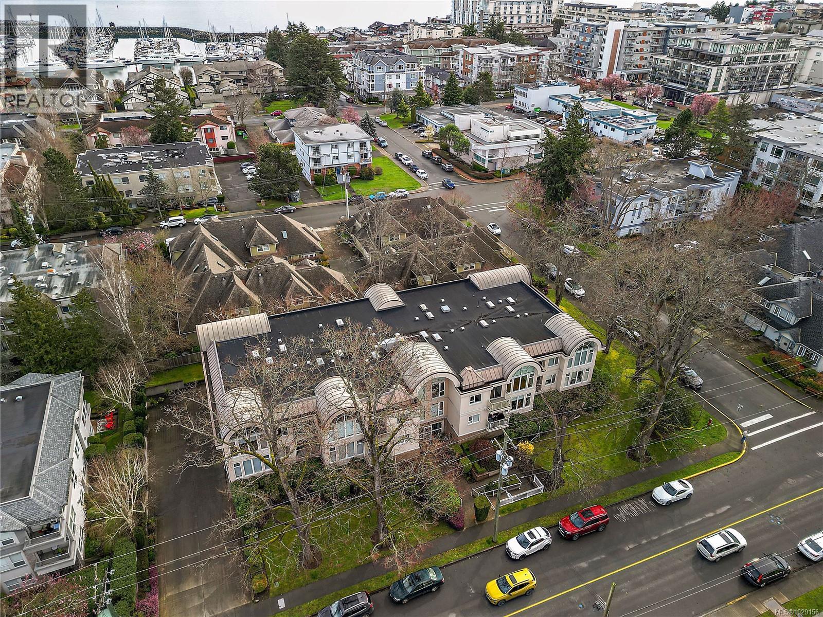 205 9905 Fifth Street, Sidney