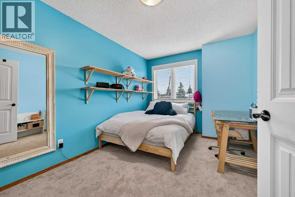 Single Family House for Sale in  Hawkstone Close NW Hawkwood Calgary 