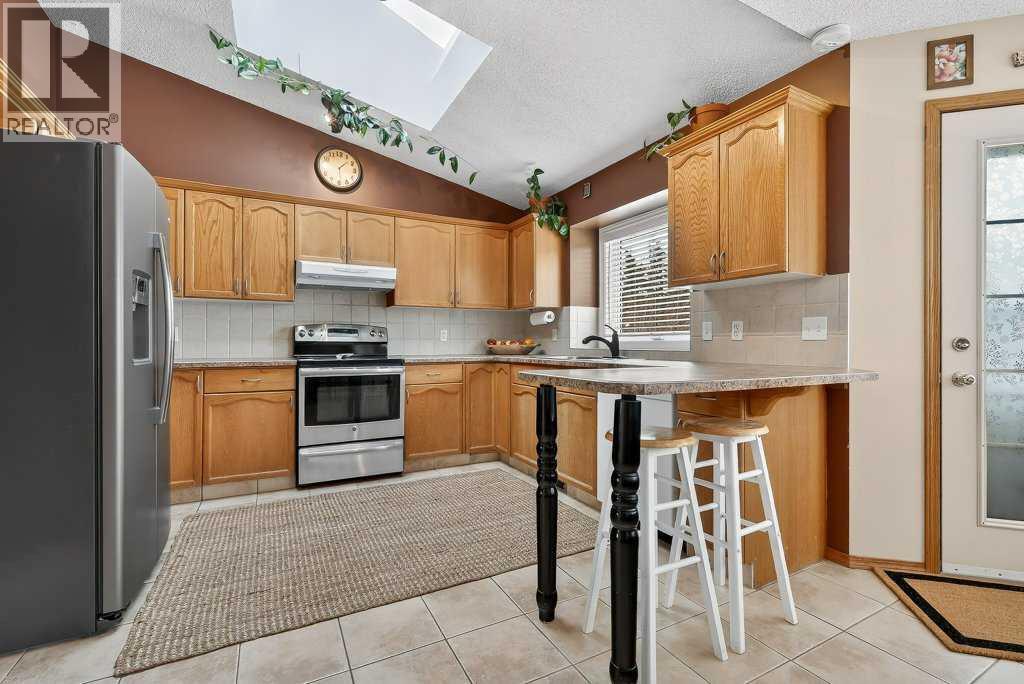 Single Family House for Sale in  Hawkstone Close NW Hawkwood Calgary 