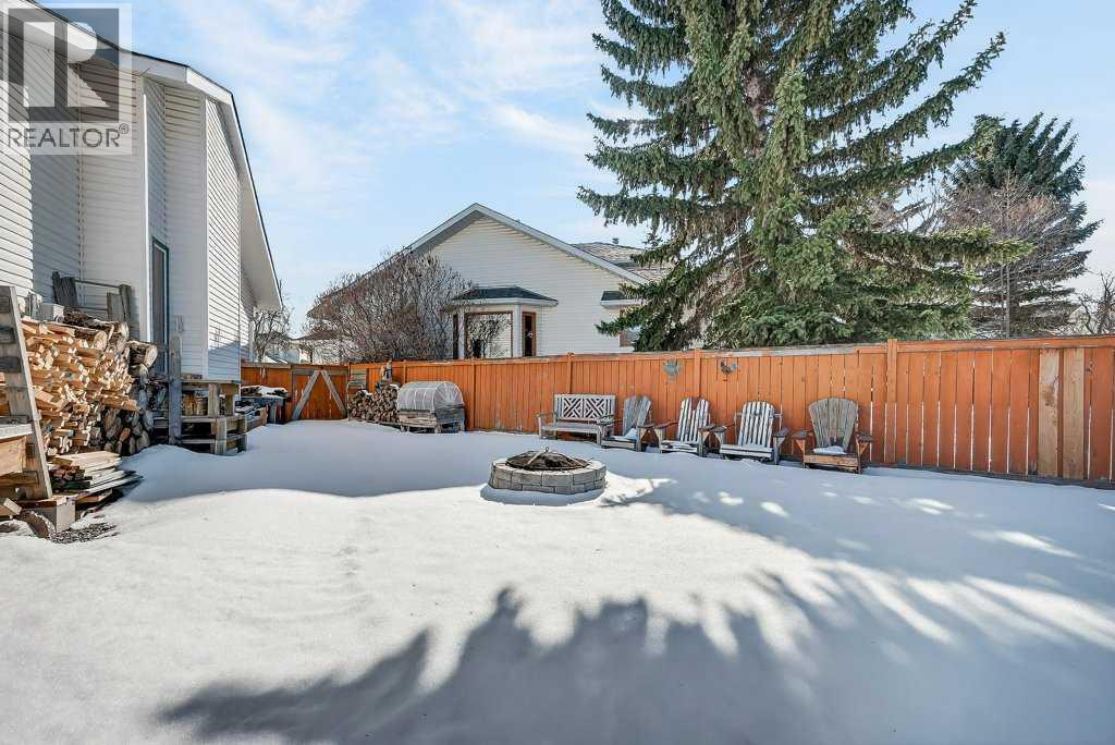 Single Family House for Sale in  Hawkstone Close NW Hawkwood Calgary 