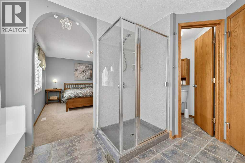 Single Family House for Sale in  Hawkstone Close NW Hawkwood Calgary 