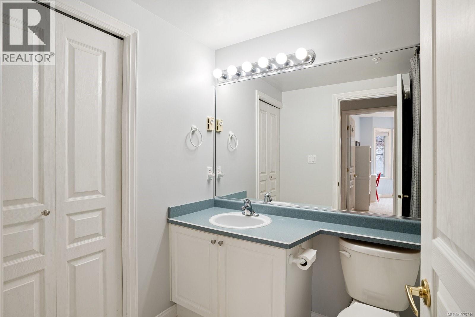 #215 405 QUEBEC ST - 20