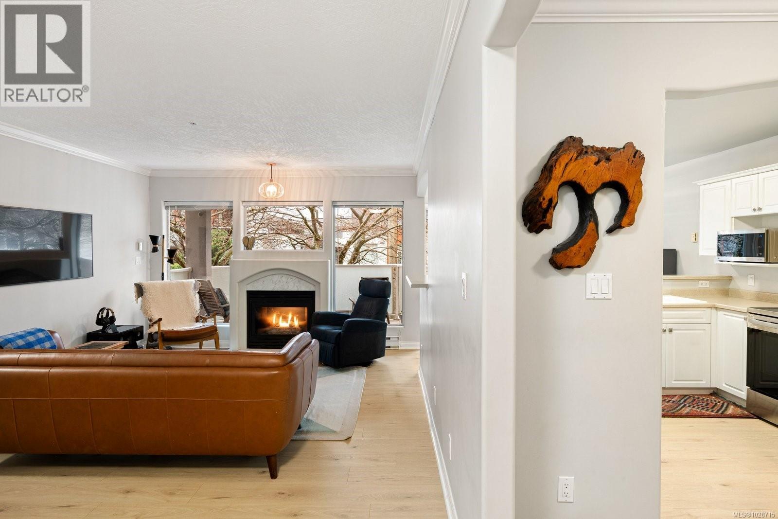 #215 405 QUEBEC ST - 5