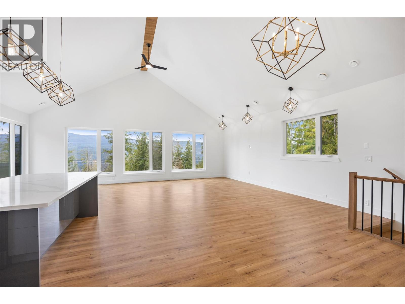 7455 Stampede Trail, Anglemont