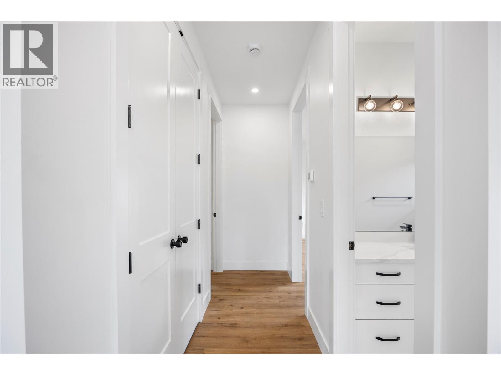 7455 Stampede Trail, Anglemont