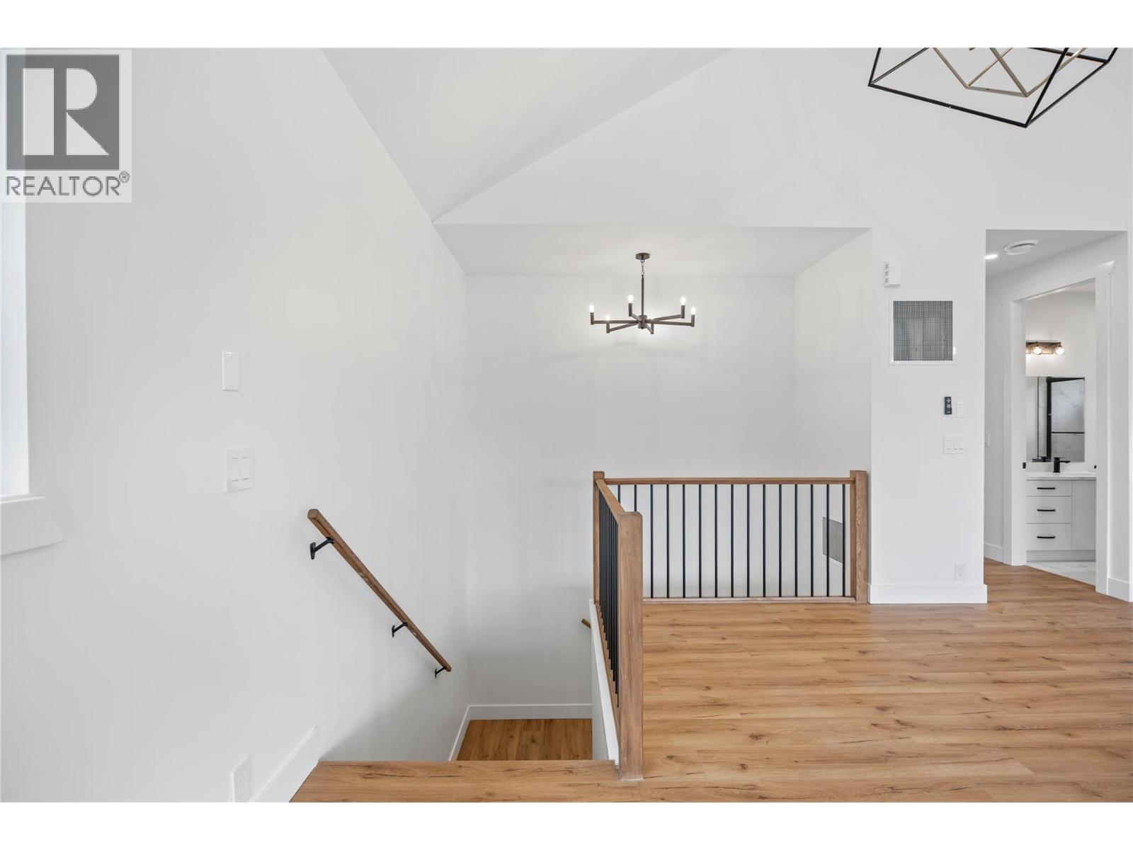 7455 Stampede Trail, Anglemont