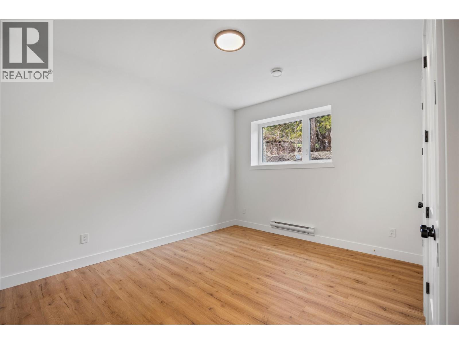 7455 Stampede Trail, Anglemont