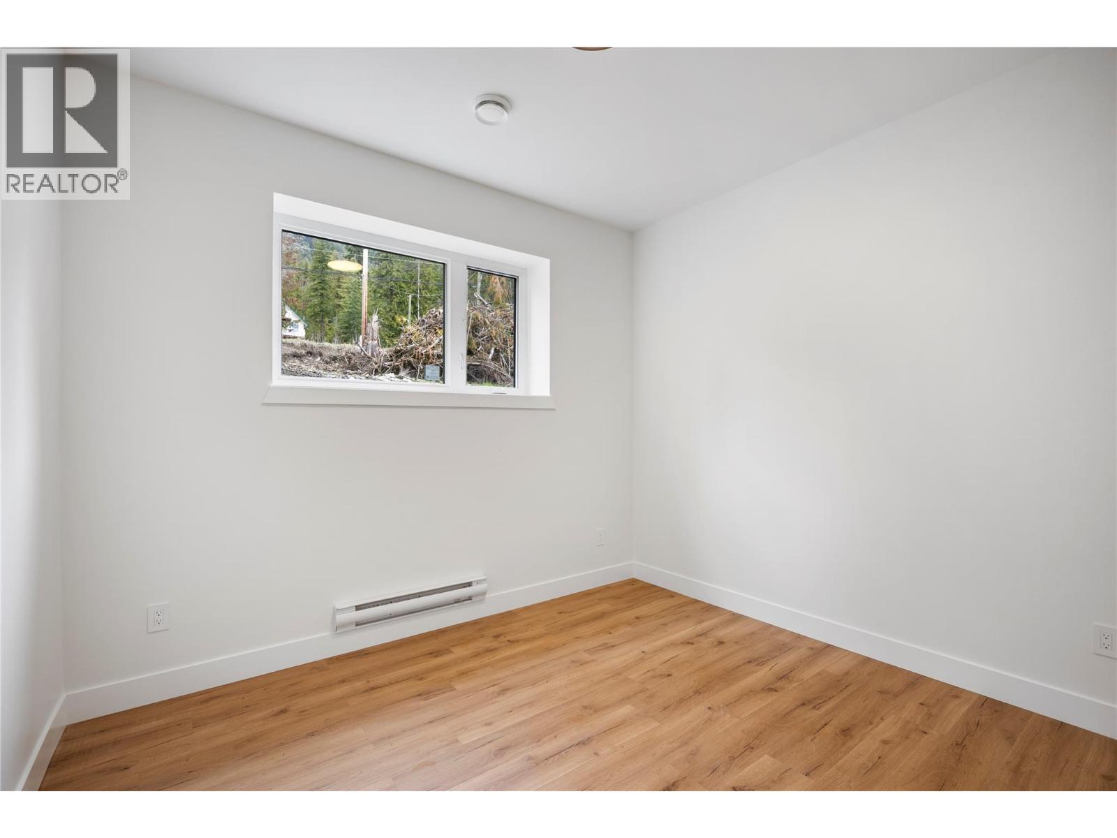 7455 Stampede Trail, Anglemont