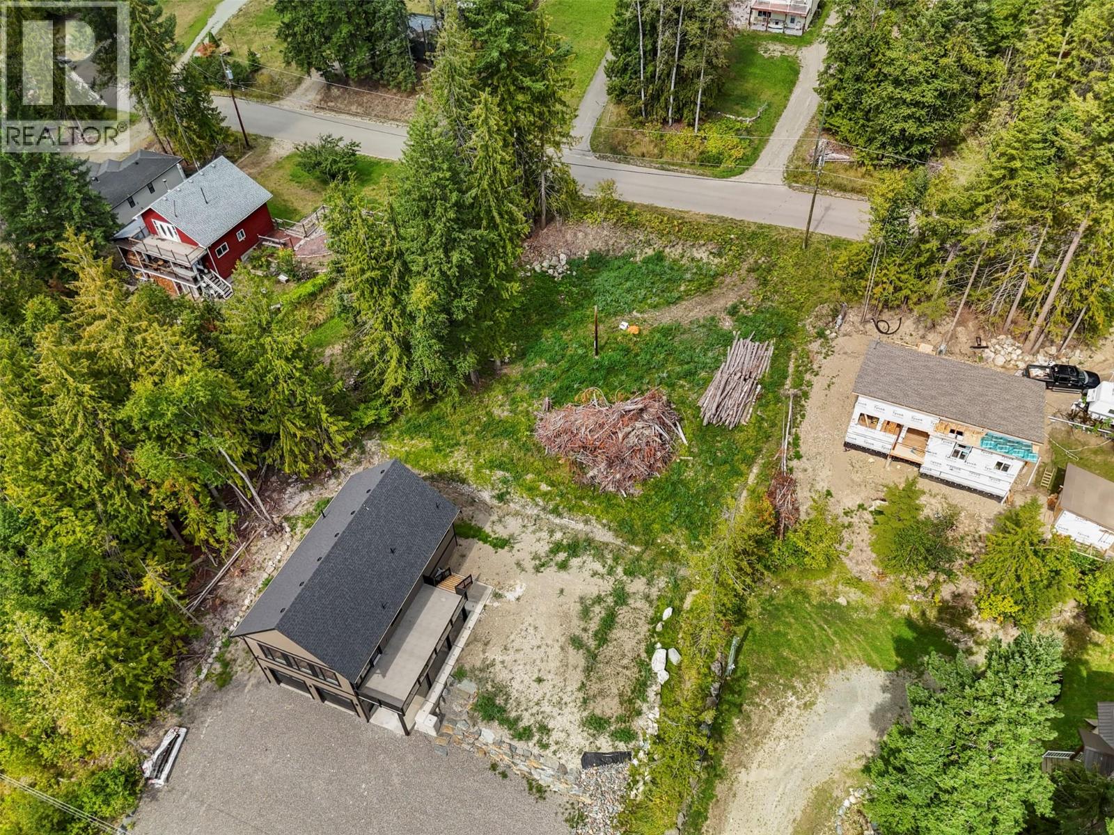 7455 Stampede Trail, Anglemont