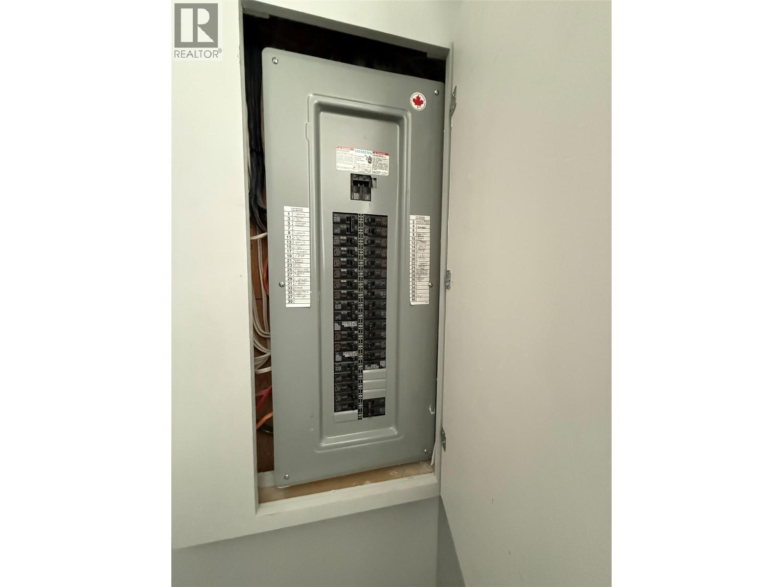 251 21ST AVENUE N - 20