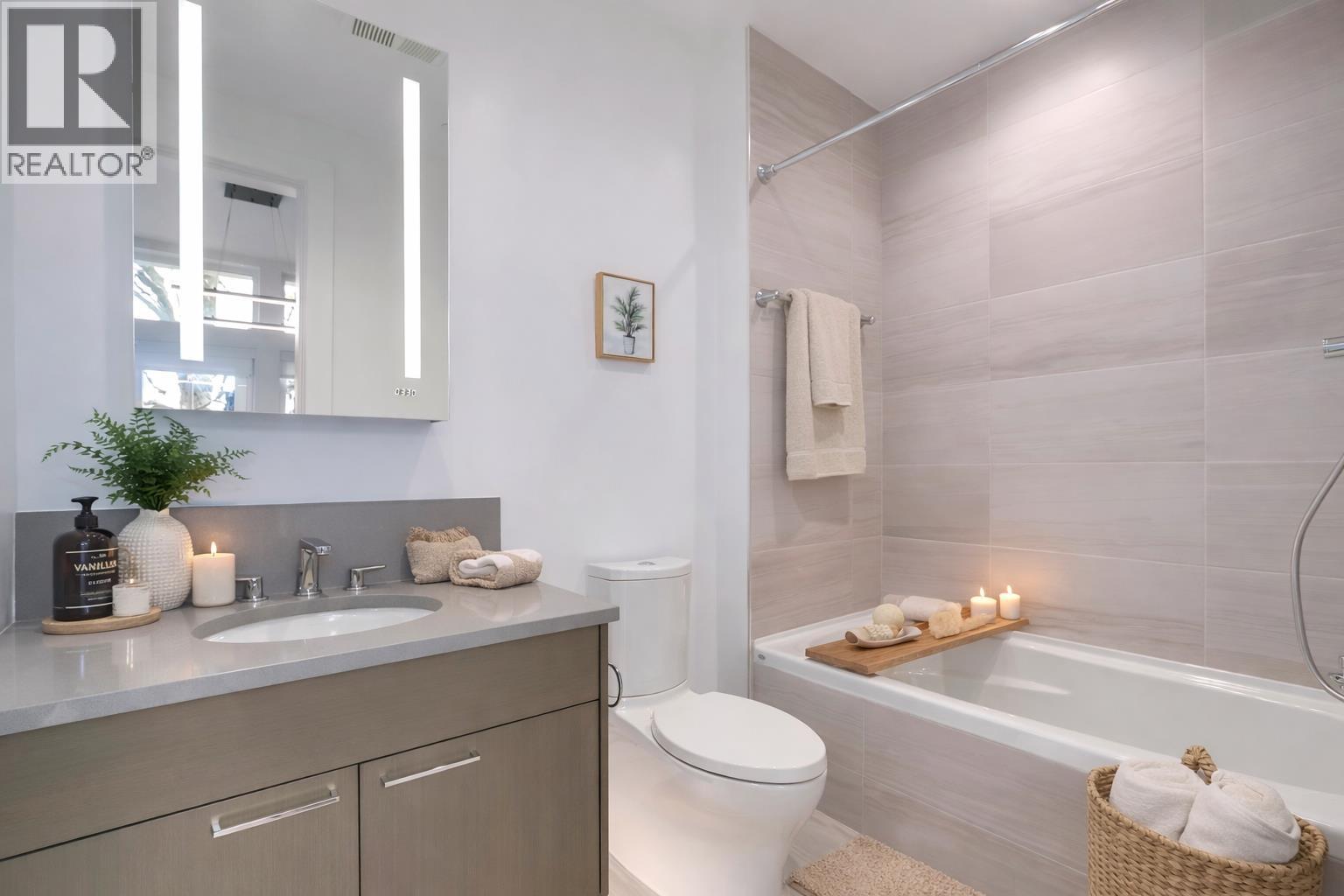 204 1009 LAURIER AVENUE, Vancouver