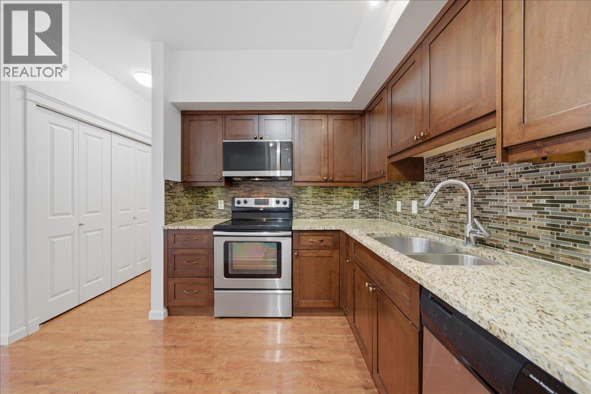 307 22858 LOUGHEED HIGHWAY, Maple Ridge