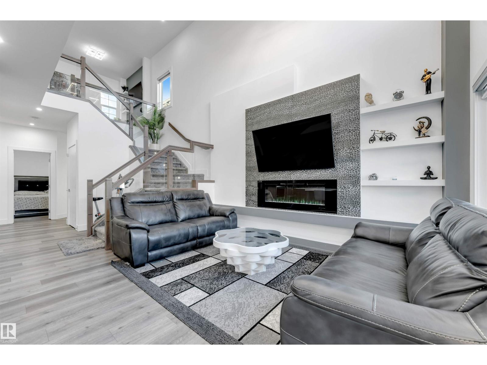 415 42 ST SW - 14
