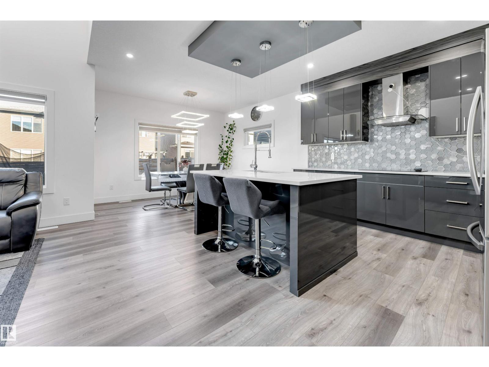 415 42 ST SW - 4
