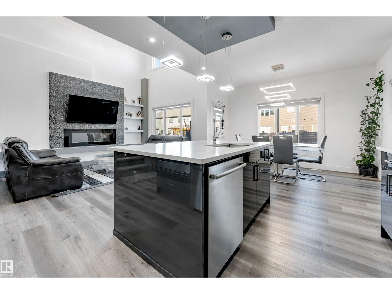 415 42 ST SW - 5