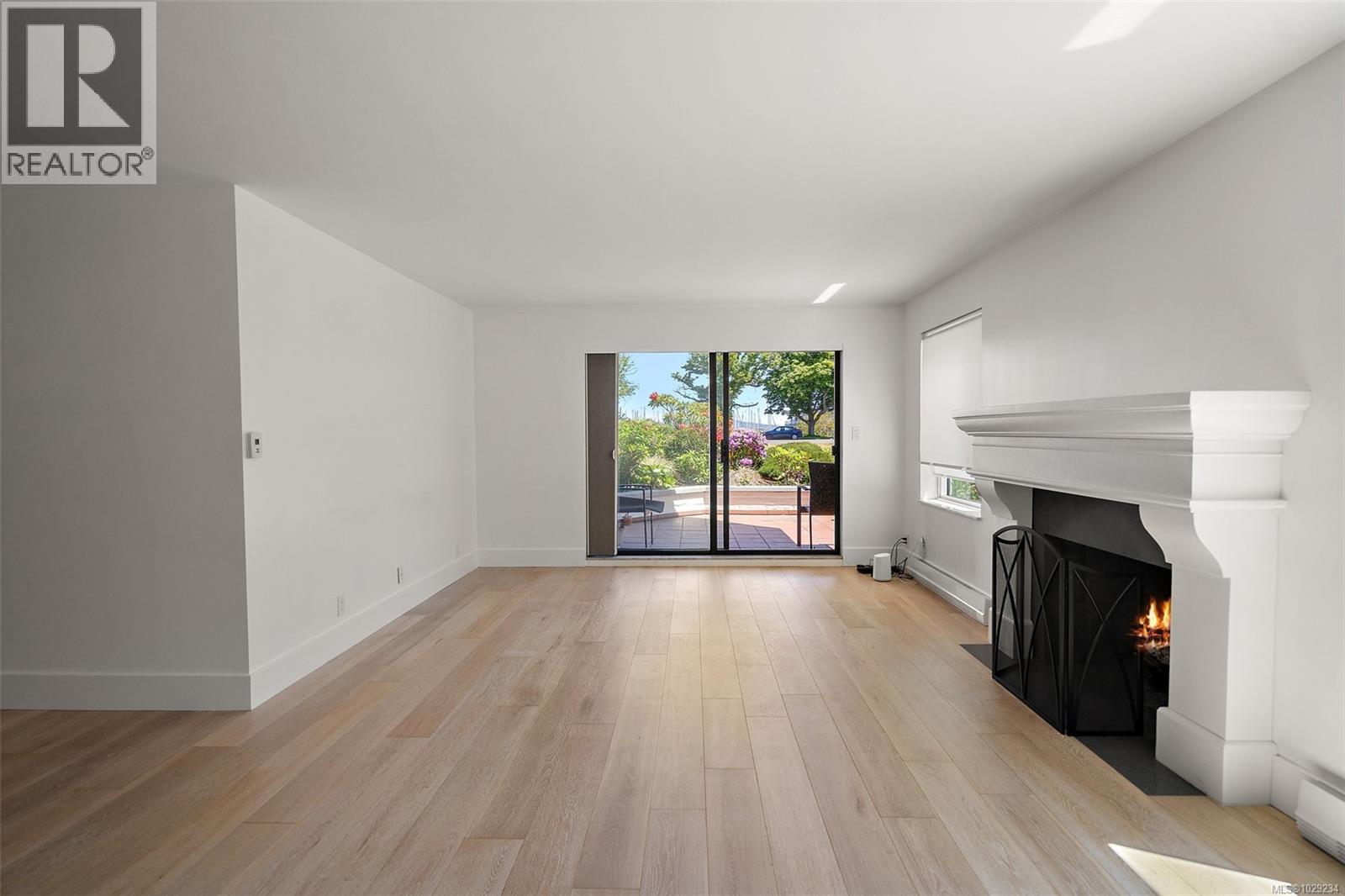 #109 1370 Beach Dr - 14