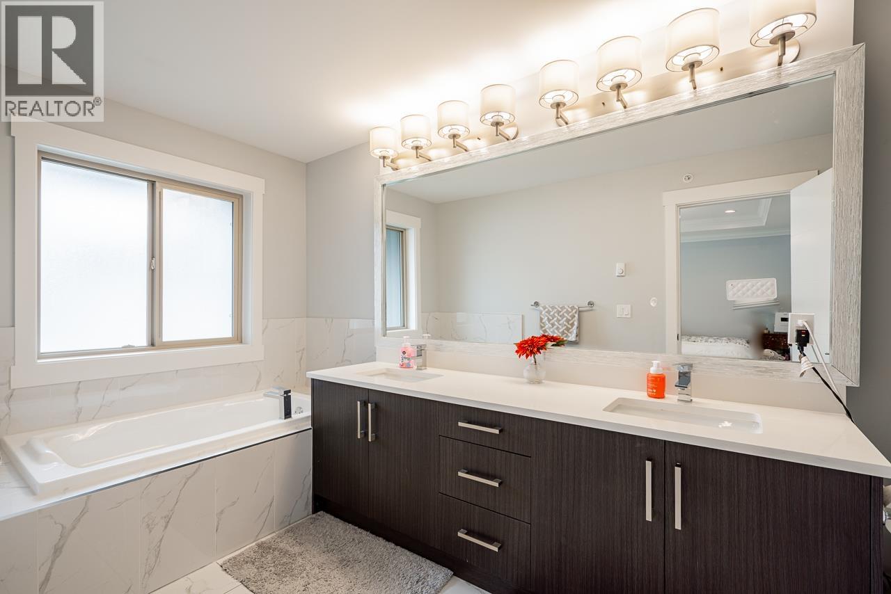 3 3126 WELLINGTON STREET, Port Coquitlam