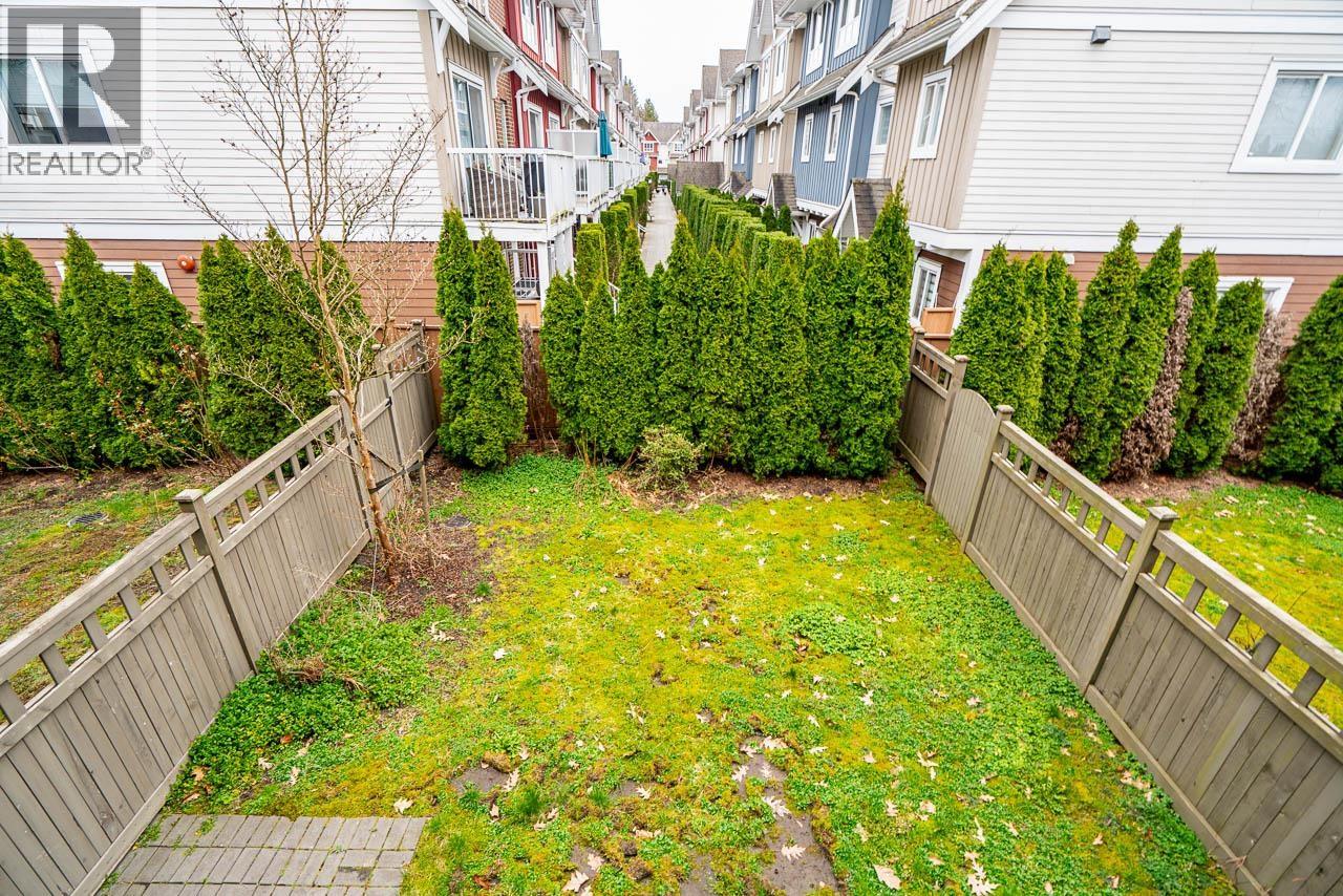 3 3126 WELLINGTON STREET, Port Coquitlam