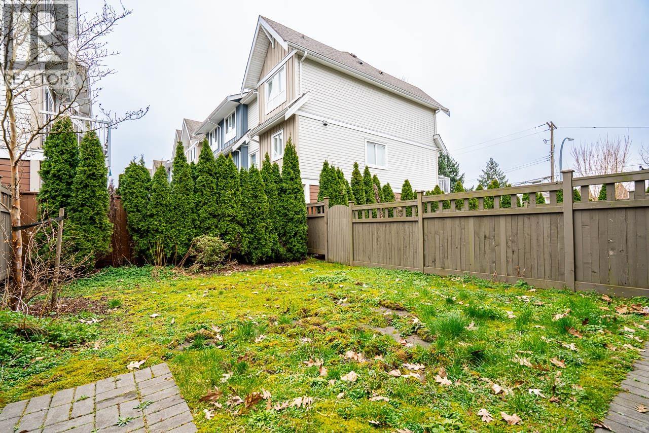 3 3126 WELLINGTON STREET, Port Coquitlam