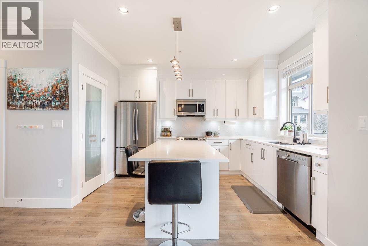 3 3126 WELLINGTON STREET, Port Coquitlam