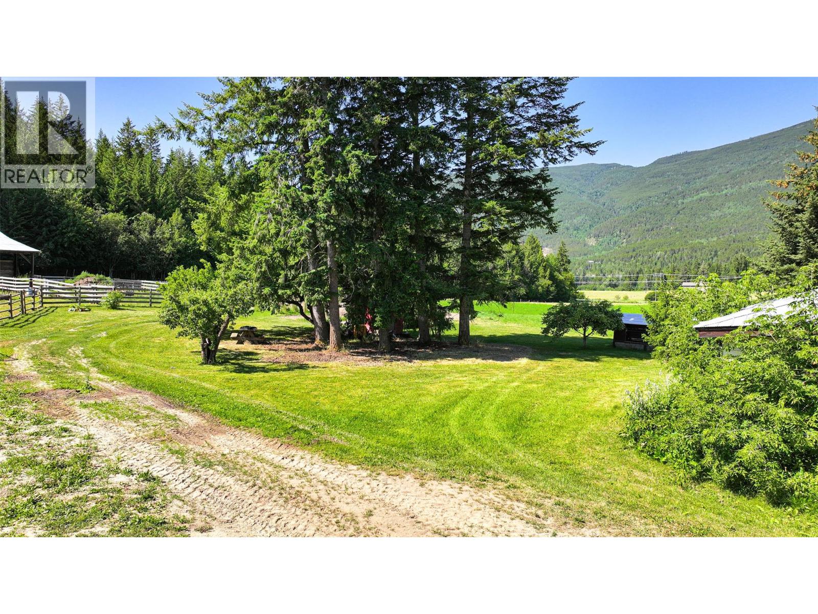 2990 50 Street NW, Salmon Arm