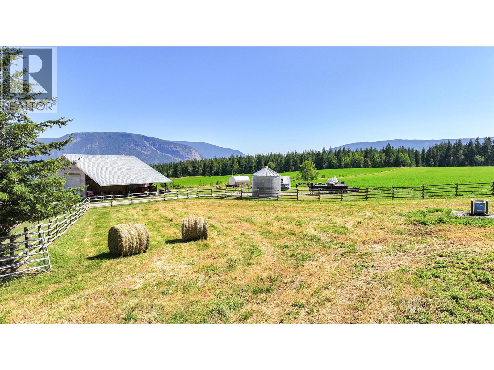 2990 50 Street NW, Salmon Arm