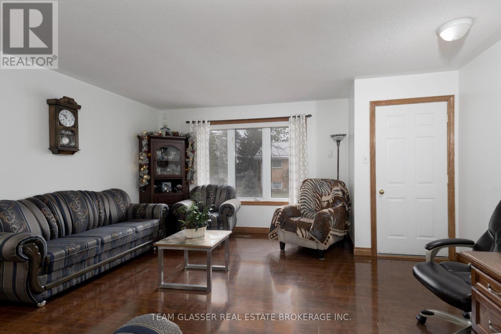#15 214 SOUTH STREET W - 13