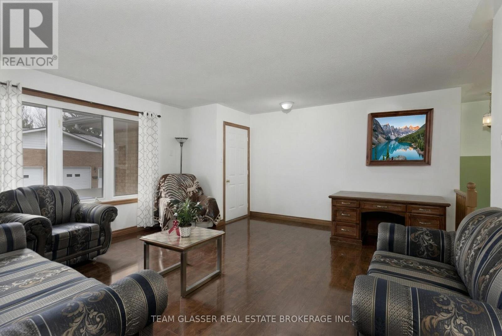 #15 214 SOUTH STREET W - 14