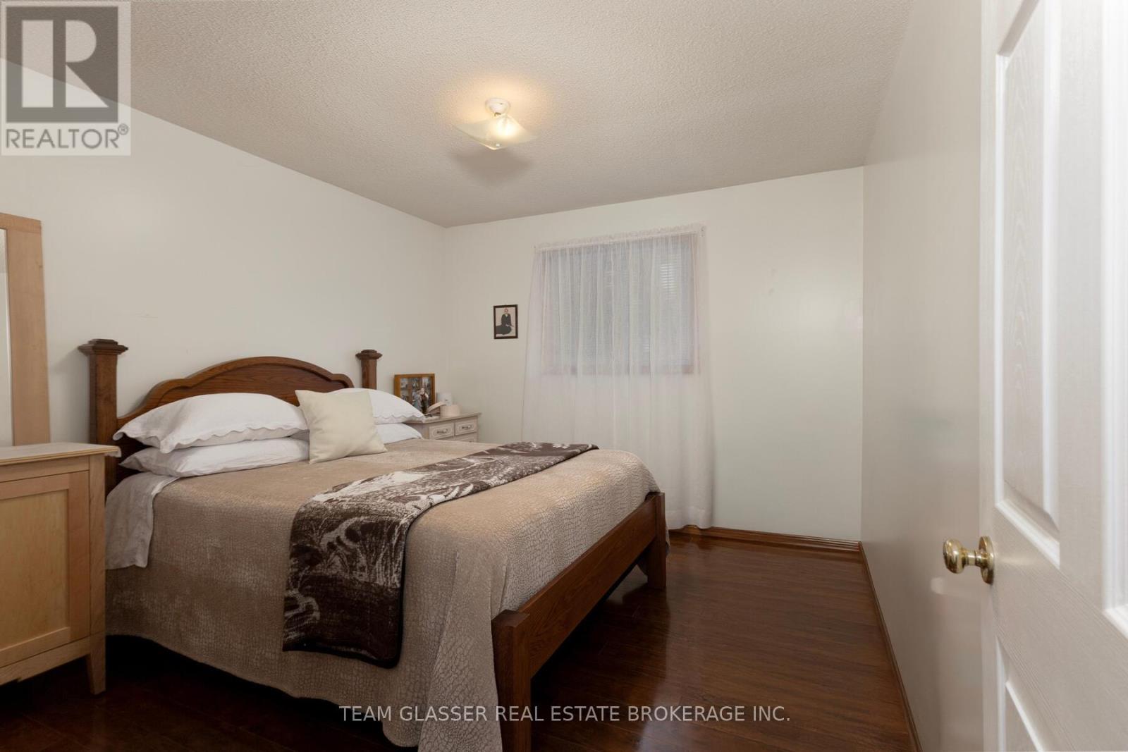 #15 214 SOUTH STREET W - 17