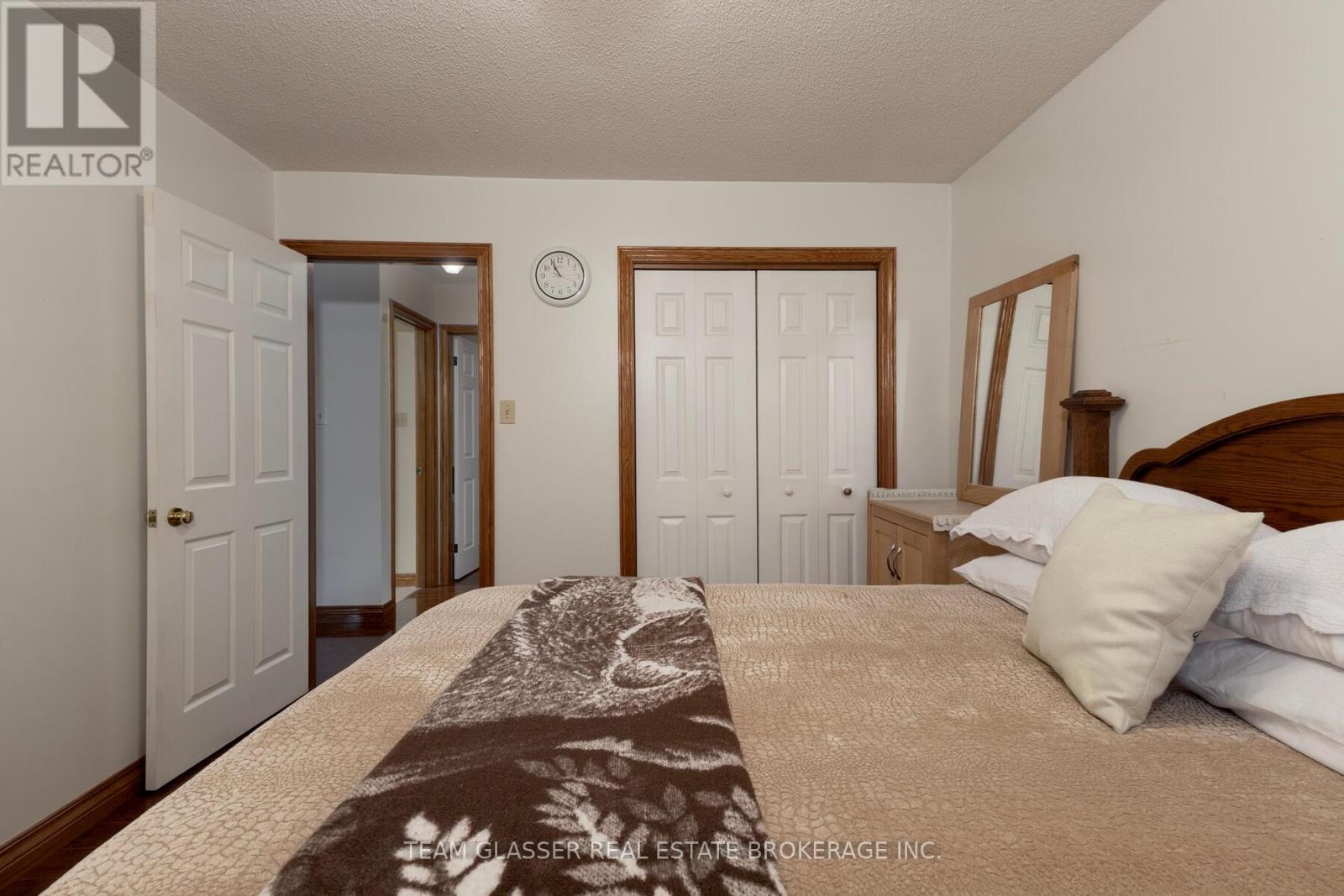 #15 214 SOUTH STREET W - 21