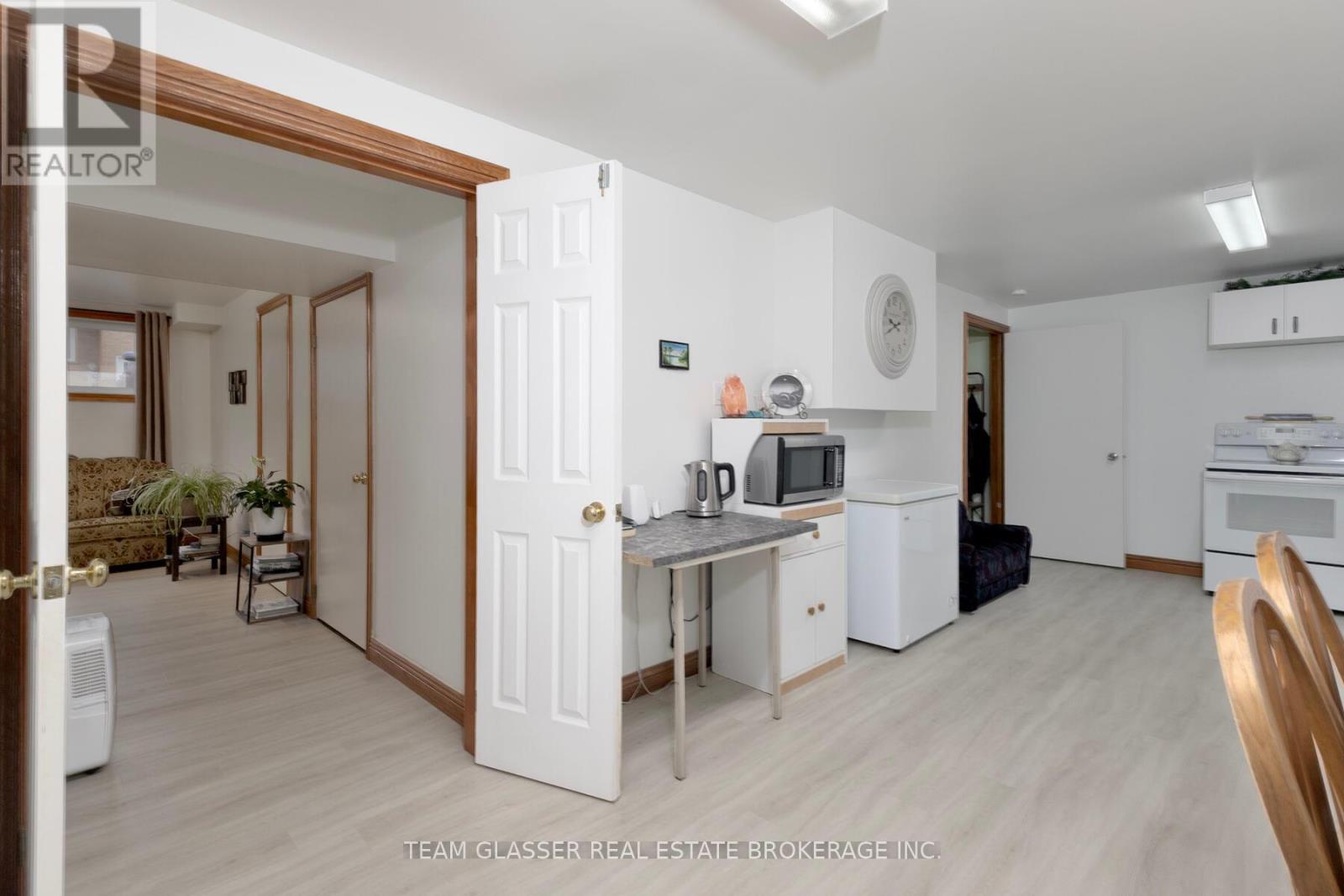 #15 214 SOUTH STREET W - 26