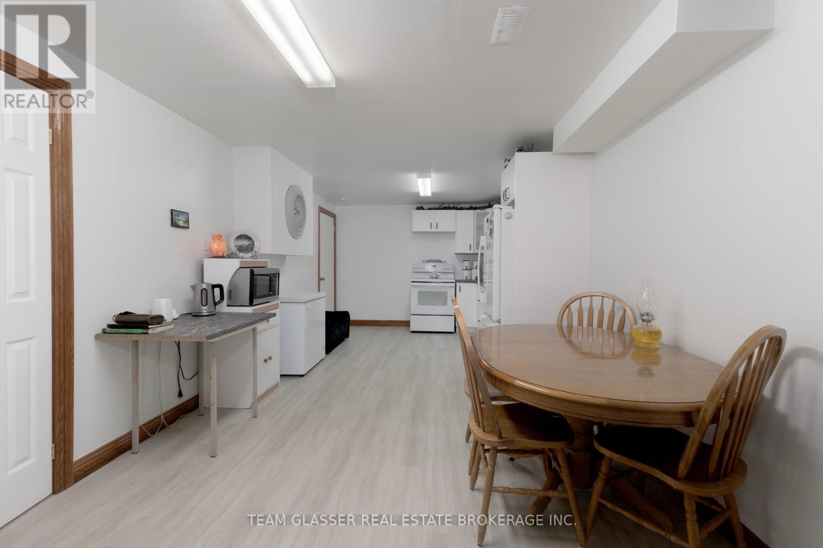 #15 214 SOUTH STREET W - 28