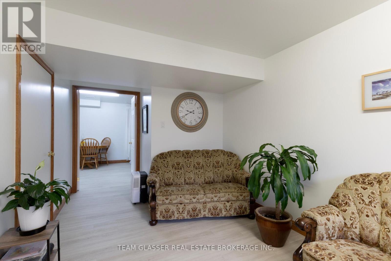 #15 214 SOUTH STREET W - 31