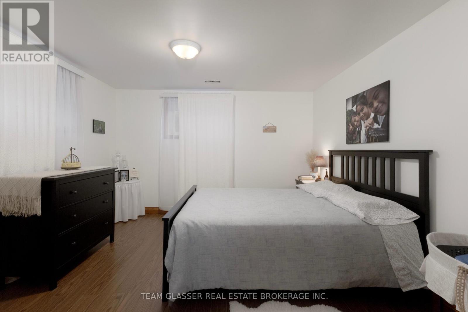 #15 214 SOUTH STREET W - 32