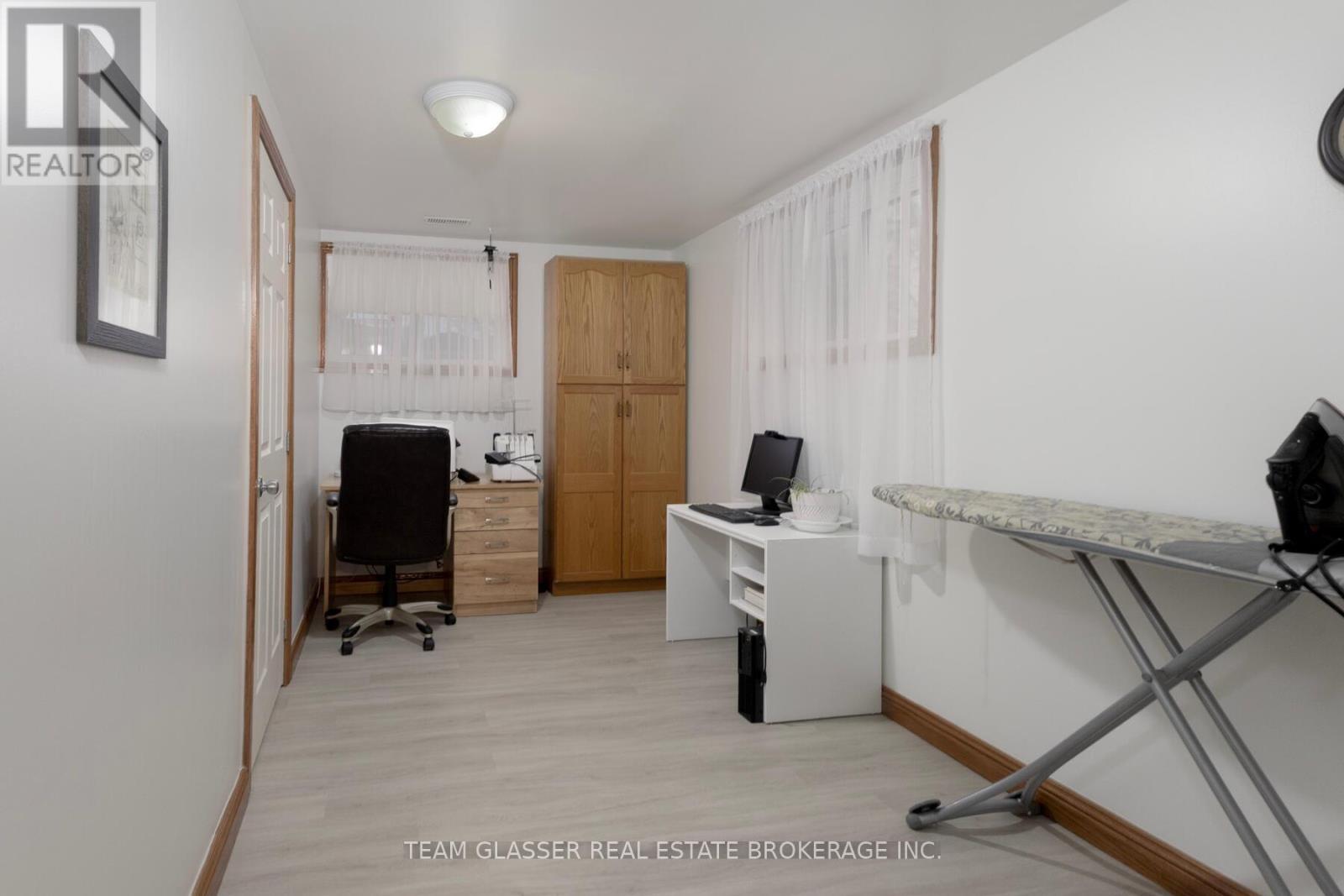 #15 214 SOUTH STREET W - 34