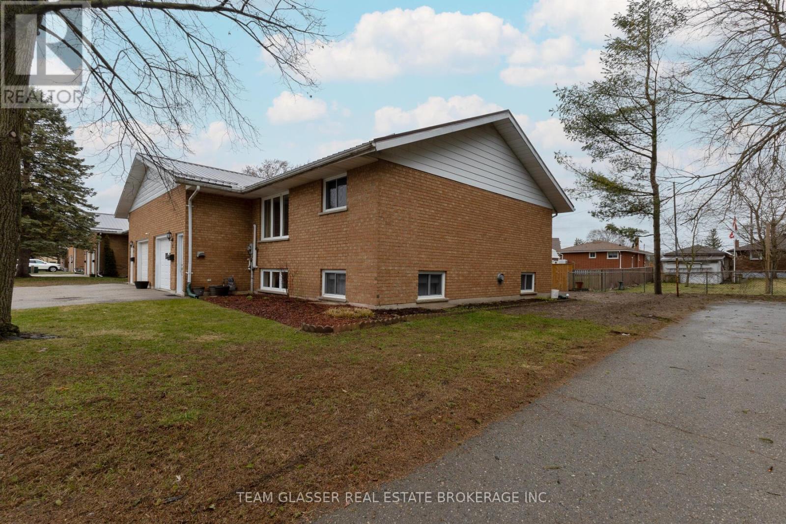 #15 214 SOUTH STREET W - 39