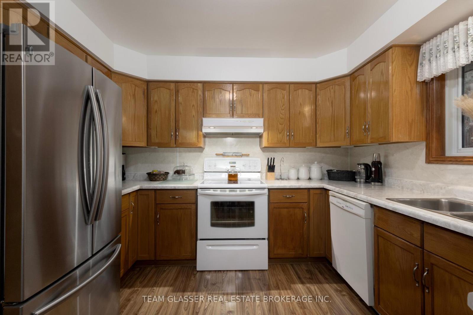 #15 214 SOUTH STREET W - 7