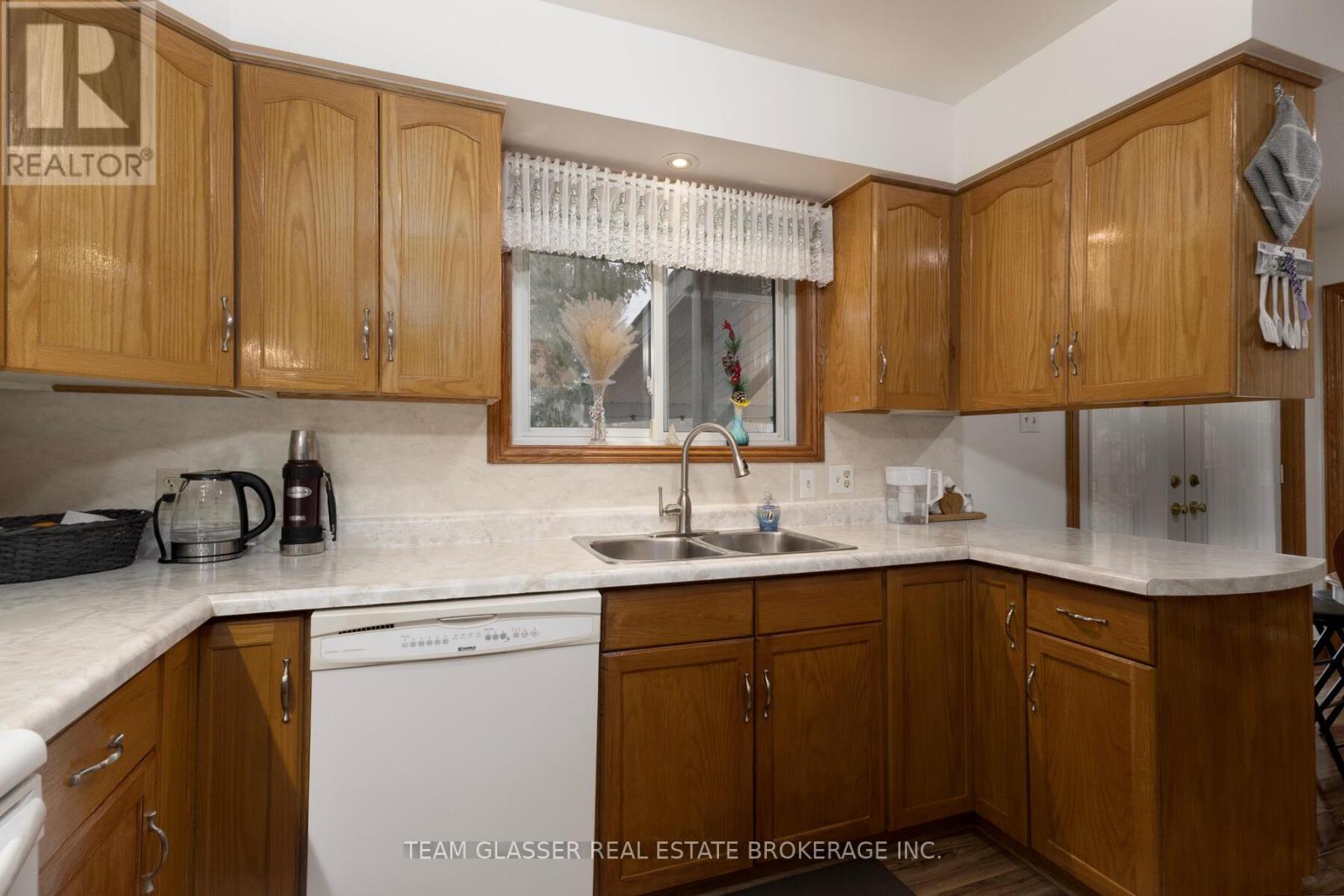 #15 214 SOUTH STREET W - 8