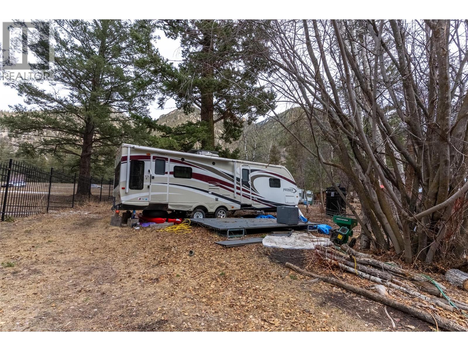 240 SMITH Road, Lillooet