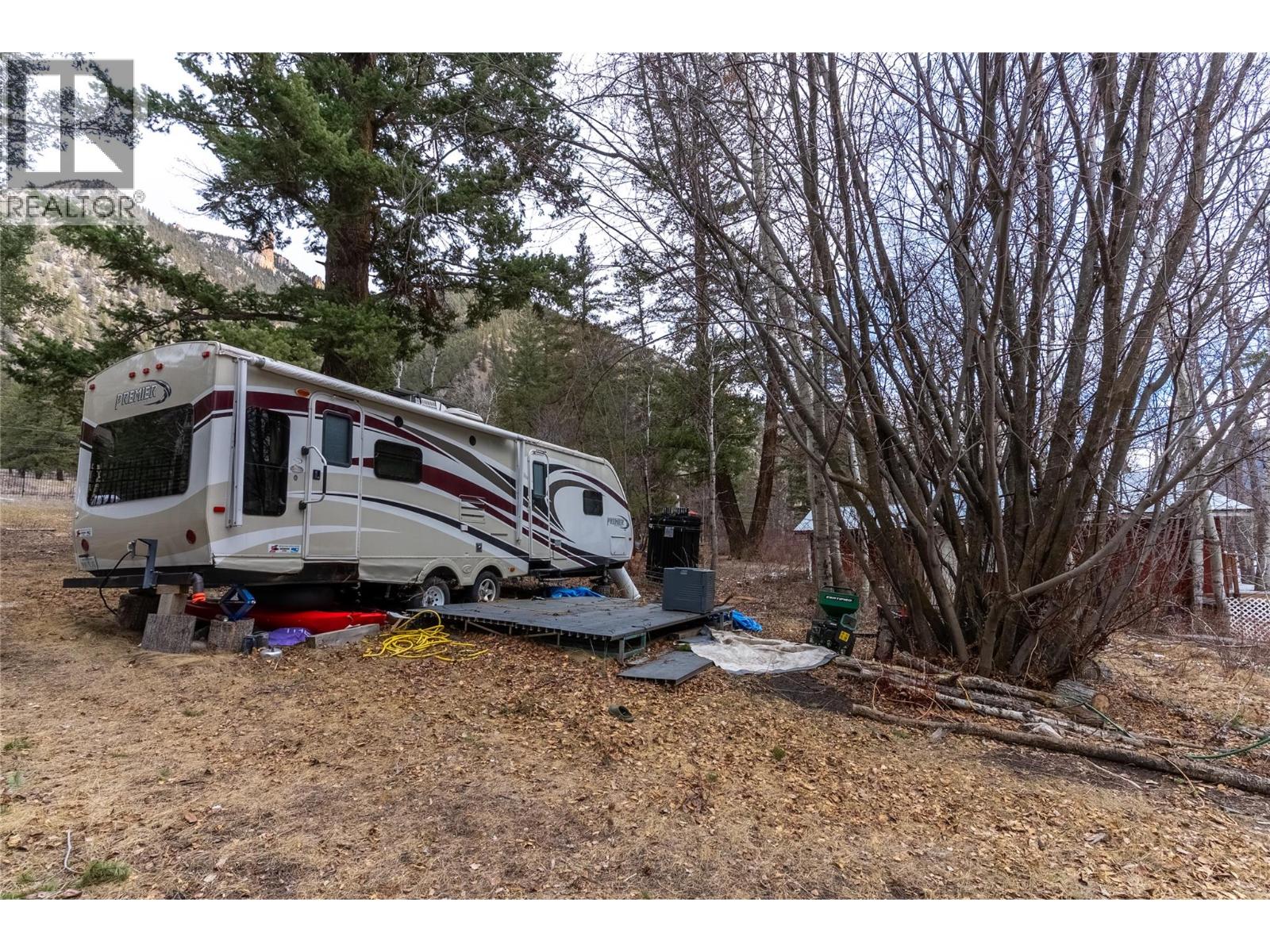 240 SMITH Road, Lillooet