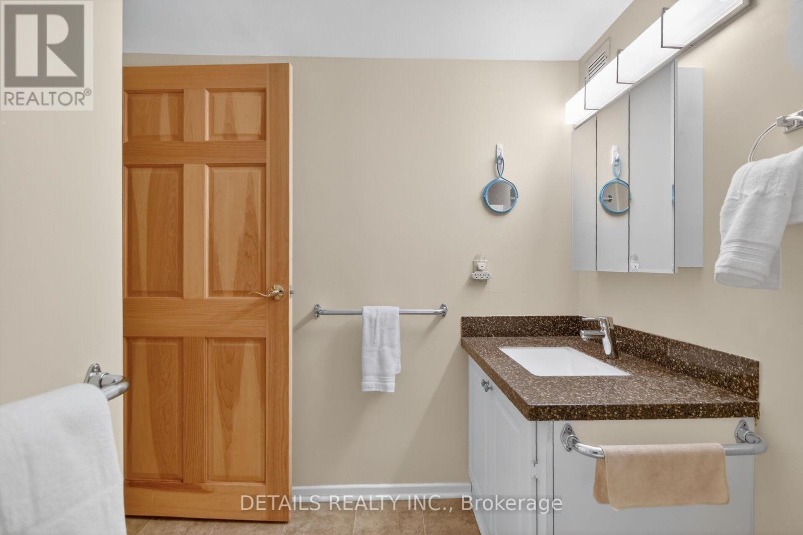 2201 - 900 DYNES ROAD — photo 21