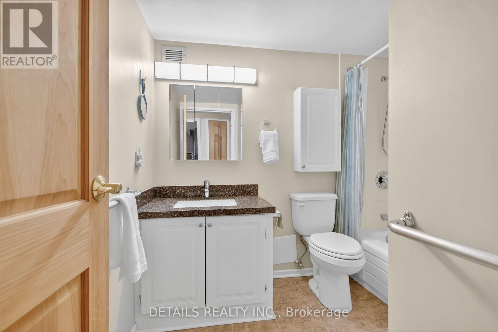2201 - 900 DYNES ROAD — photo 22