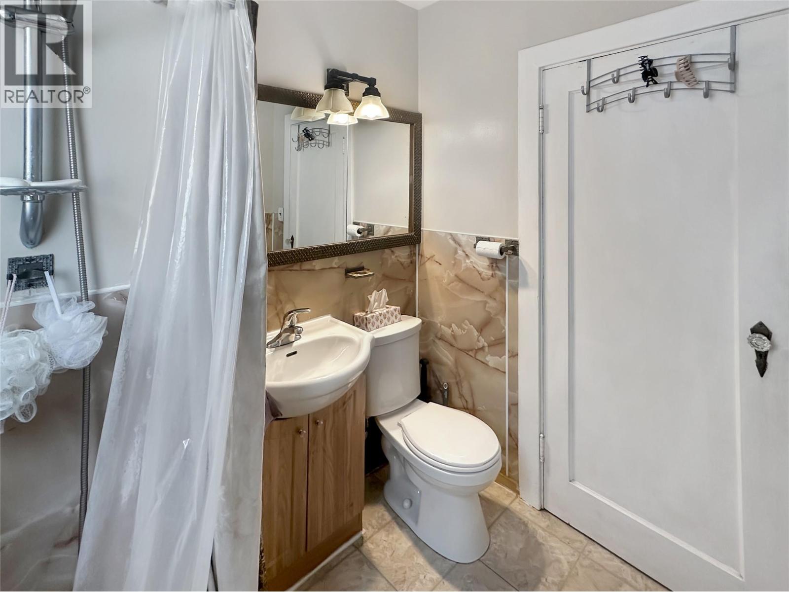 60 Angela Avenue, Princeton