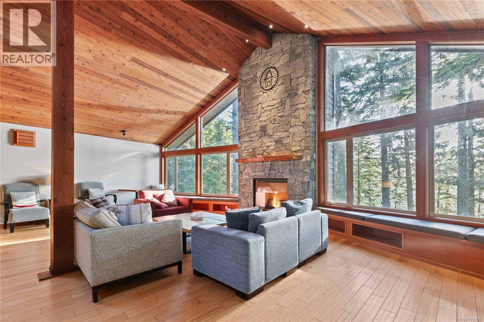 330 Reef Point Rd, Ucluelet