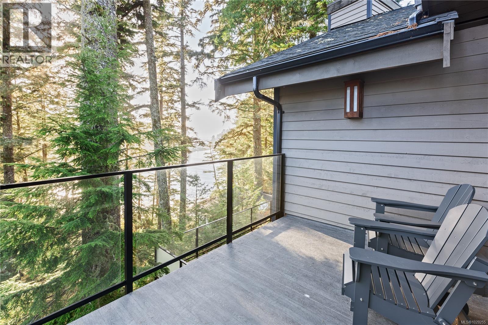 330 Reef Point Rd, Ucluelet