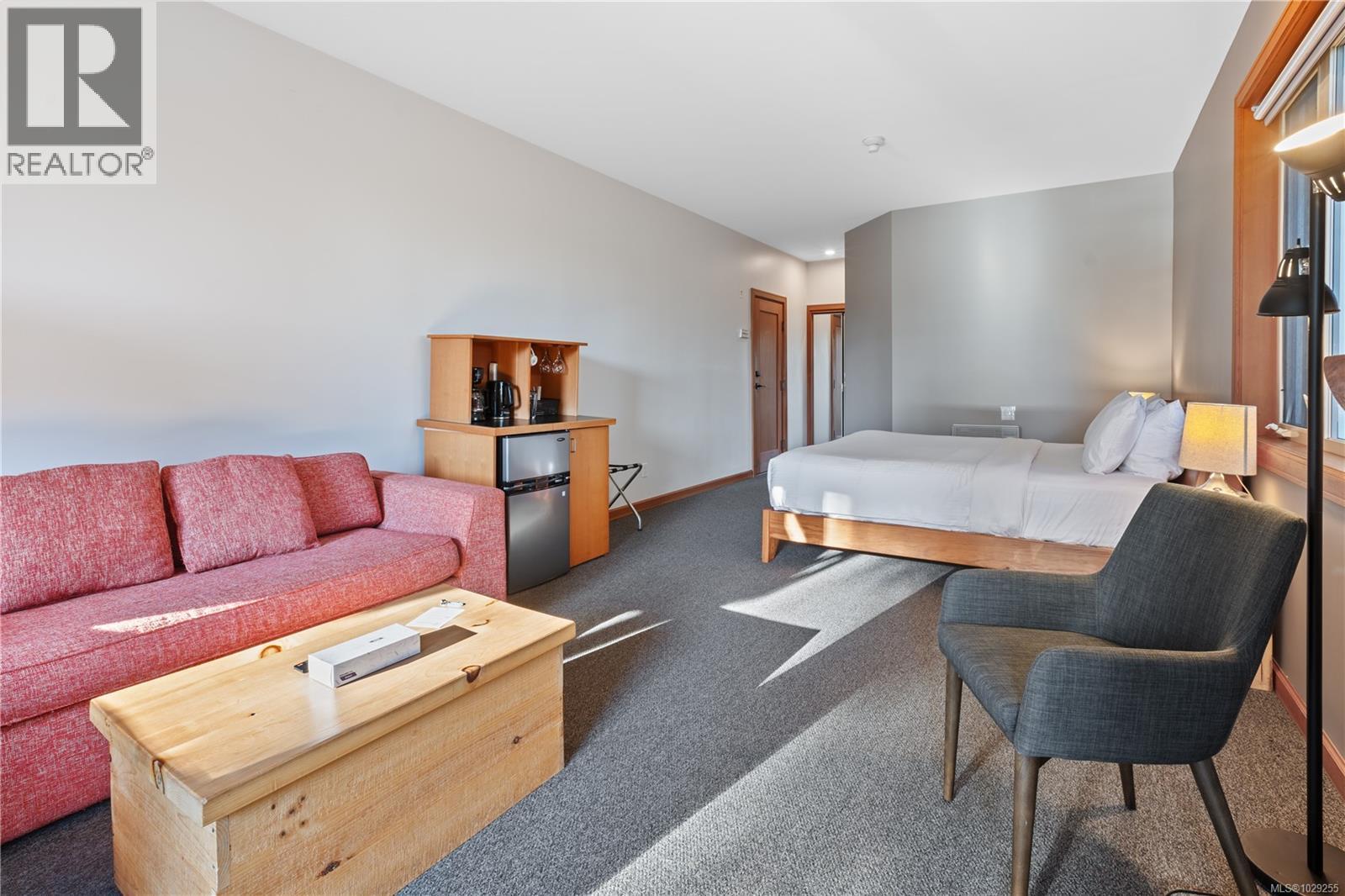 330 Reef Point Rd, Ucluelet